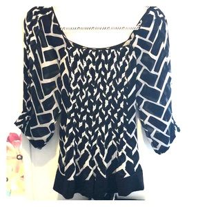Trulli sz S black&white blouse